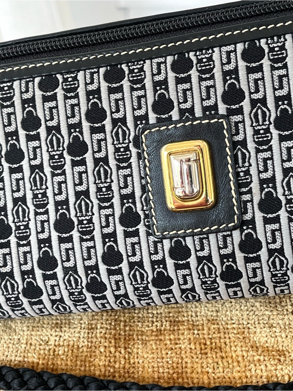 Judith Leiber Vintage Crossbody bag, GUC - Picture 5 of 11